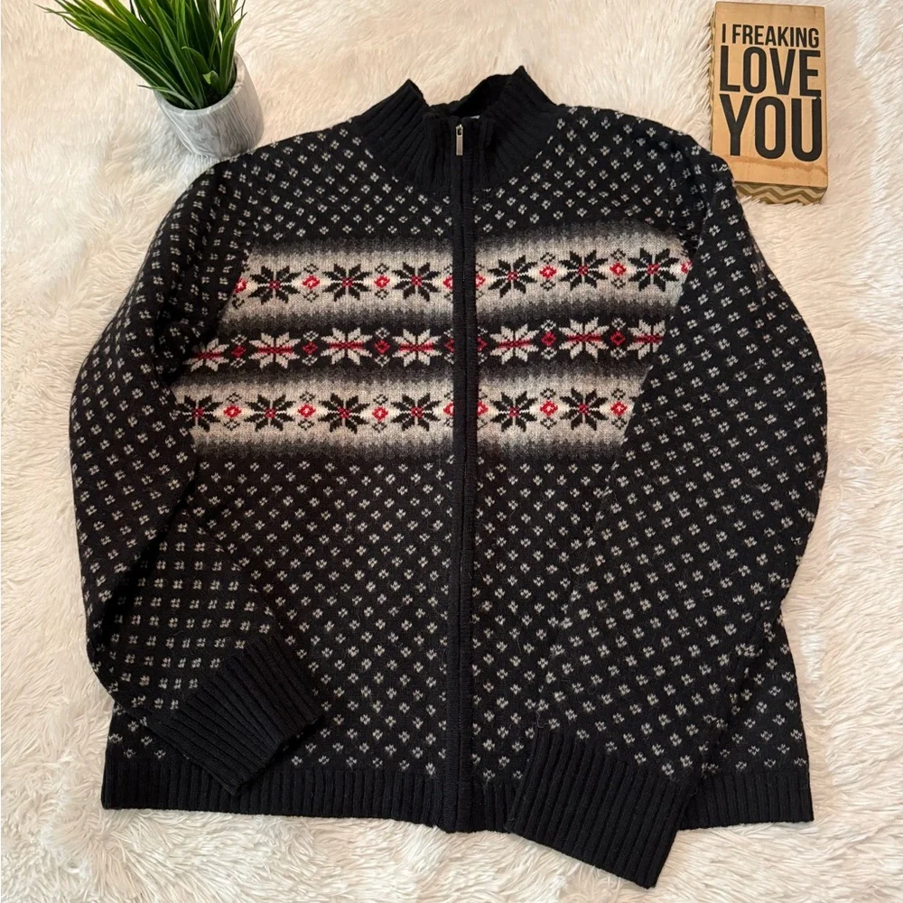 🎉HP🎉 Frost Black and Gray Snowflake Cardigan Zip Sweater